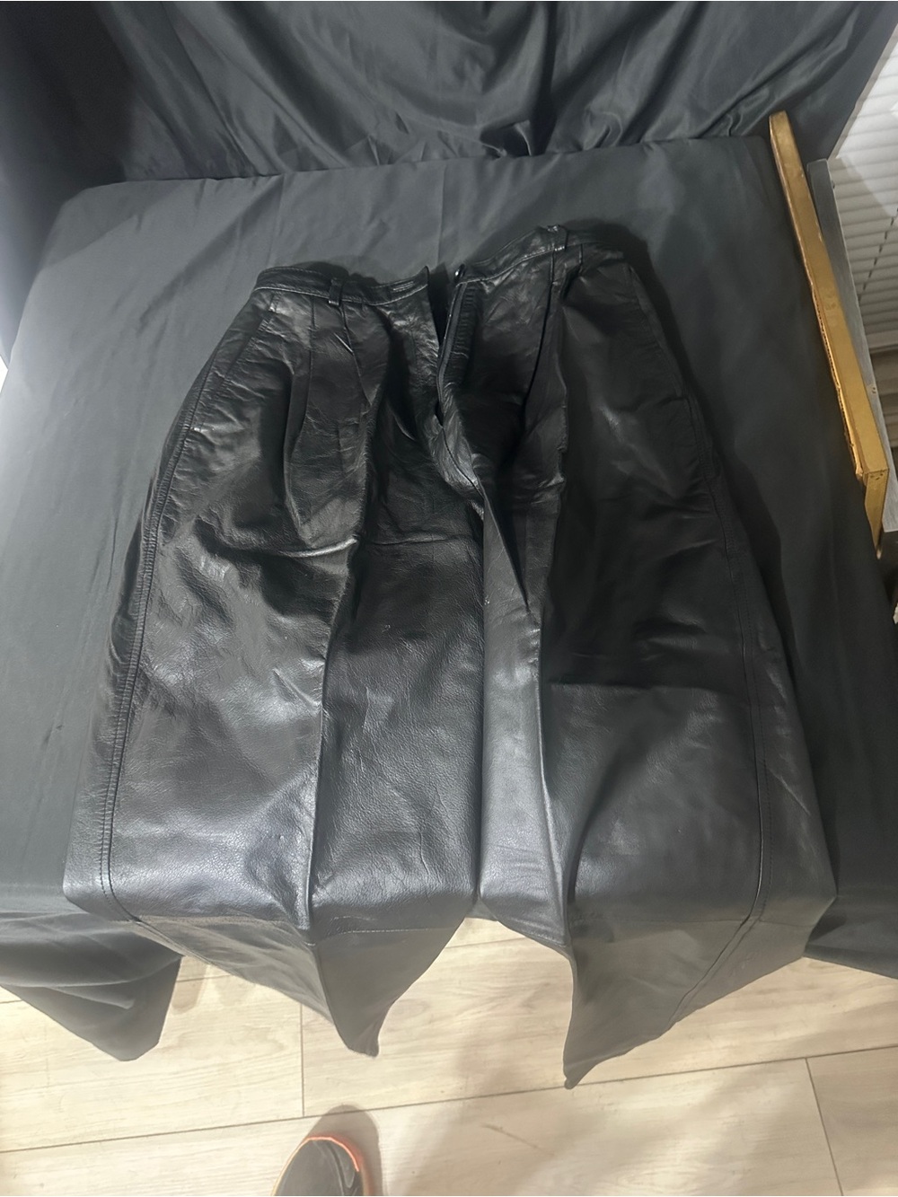 Toffs ladies Black Leather Pants - Sleek Zip Front-size 12-#623